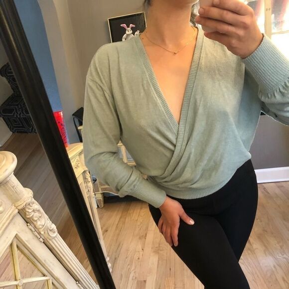 Antropologie Pastel Green Wrap Sweater Pullover Top Size S - Picture 1 of 12